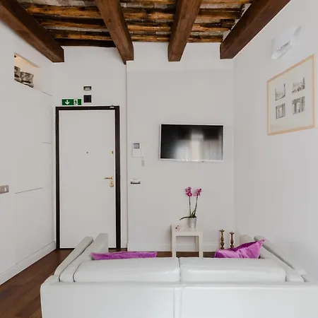 Nostromondo Ciancaleoni Palace