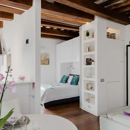 Nostromondo Ciancaleoni Palace Apartament Rzym