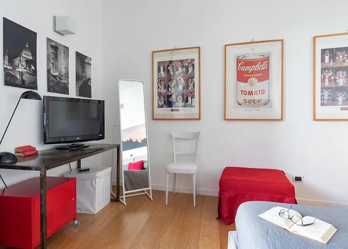 Nostromondo Ciancaleoni Palace Рим