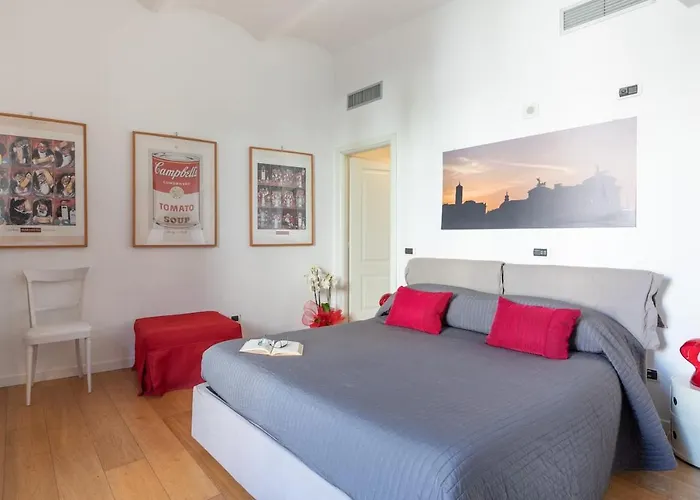 Nostromondo Ciancaleoni Palace Рим