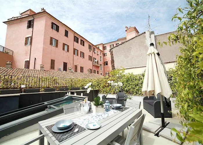 Nostromondo Ciancaleoni Palace Рим