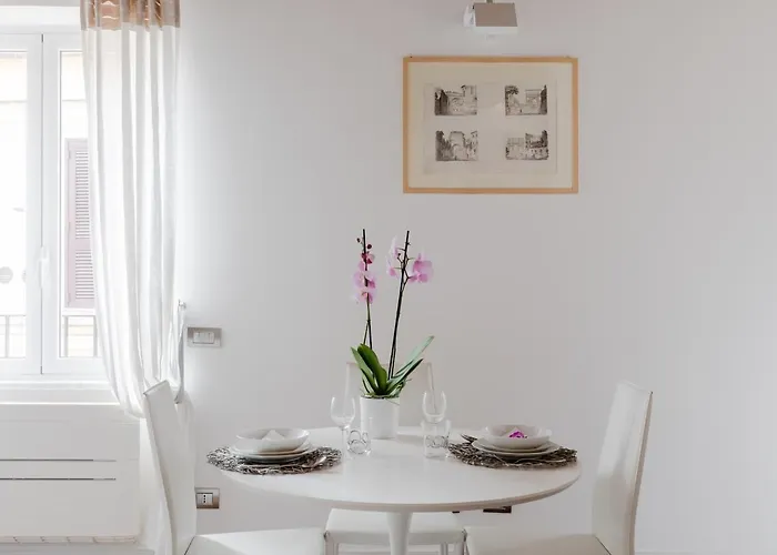 Nostromondo Ciancaleoni Palace Рим