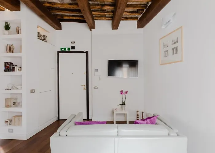 ノストロモド　シアンサレオニ　パレス