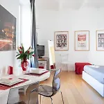 Nostromondo Ciancaleoni Palace * רומא